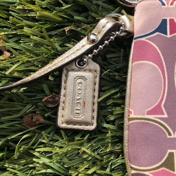 *HOST PICK* ⭐️🎉 Coach satin wristlet with gold leather piping - Picture 3 of 5